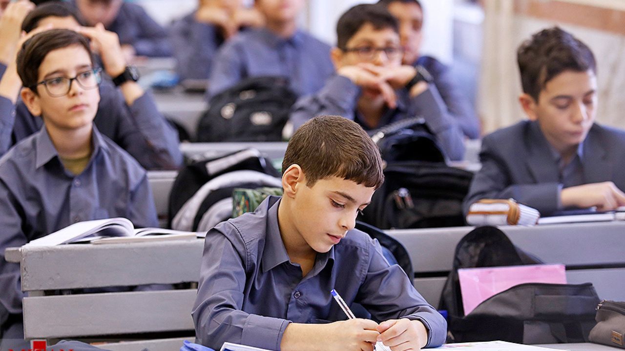 دانش‌آموزان تیزهوش باید در مدارس معمولی درس بخوانند؟