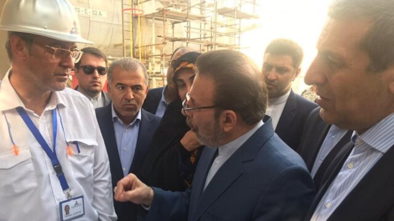 واعظی از مجتمع پتروشیمی بوشهر بازدید کرد