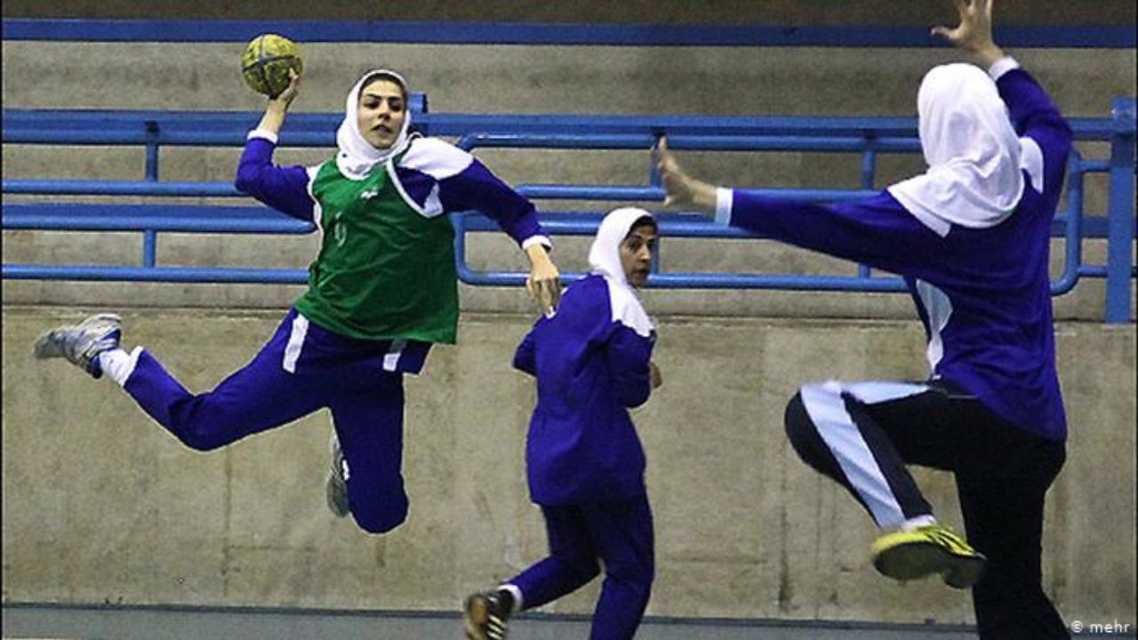 ادامه صدرنشینی تاسیسات دریایی تهران در هفته دوم لیگ‌هندبال زنان