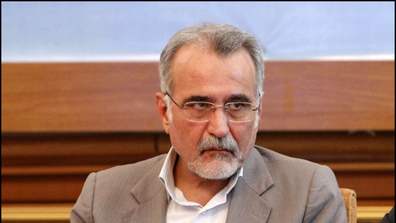 قوی‌ترین دولت دنیا هم نمی‌توانست بحران آن هشت سال کذایی را مدیریت کند/ آوردن مردم به پای صندوق‌های رأی بسیار سخت شده است/ موانع به روحانی اجازه تاثیرگذاری نمی‌دهند/ خاتمی می‌گفت هر 9 روز یک بار برایم بحران درست می‌کنند، اما در دولت روحانی هر یکی 2 روز یک 