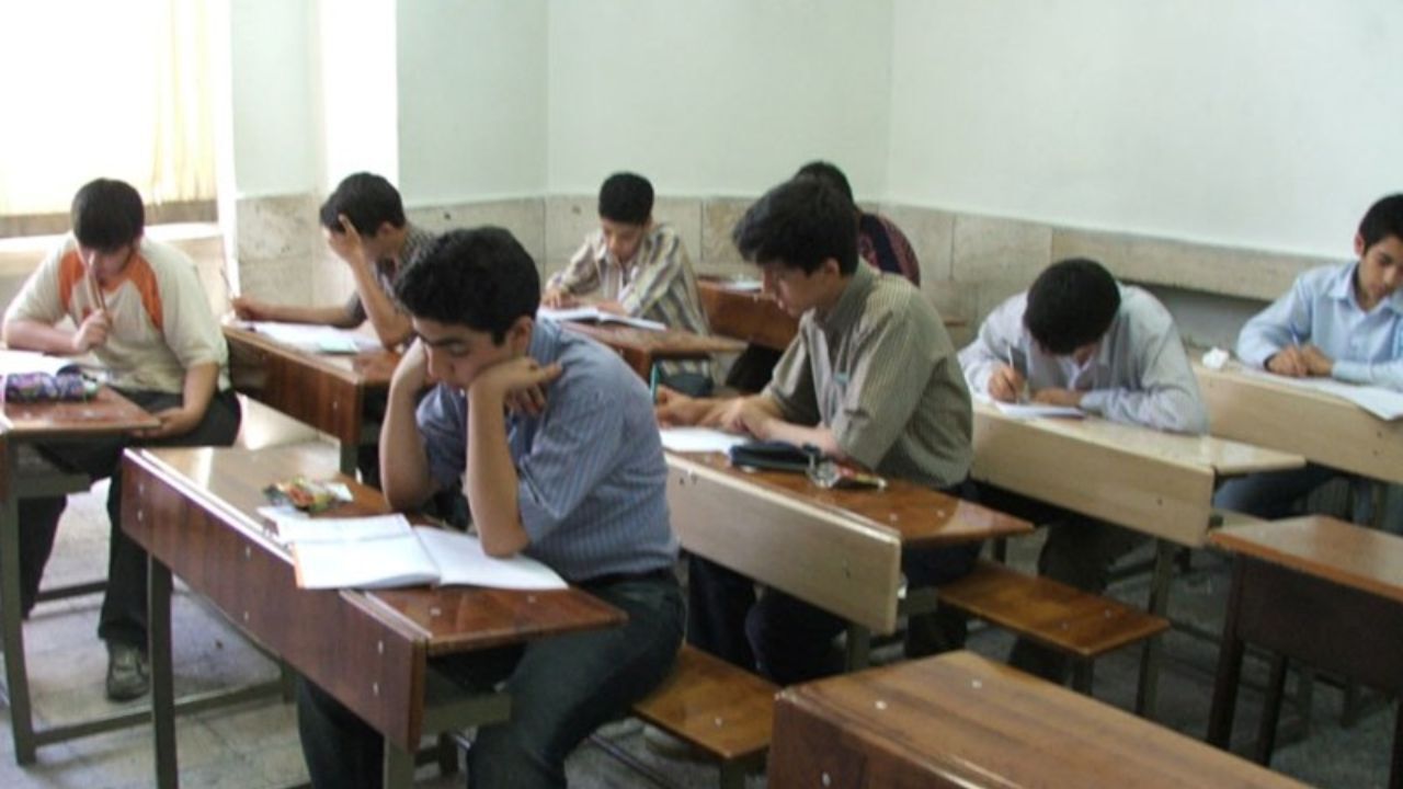 همه مدارس استان اصفهان روز سه شنبه باز است