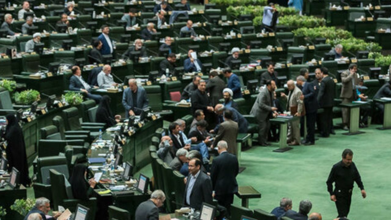با تصویب مجلس ظهرنویس مسوول تحصیل قبول و پرداخت سند است