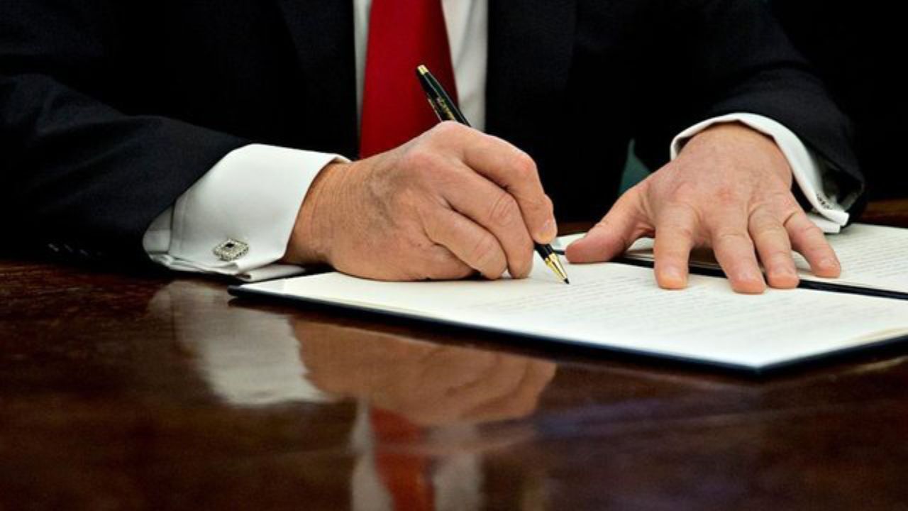 «ترامپ» موقتا دولت آمریکا را از تعطیلی نجات داد
