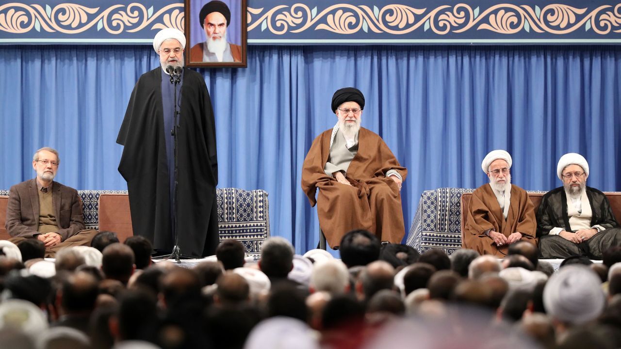 خداوند مدال فتح را به پیامبر در امضای پیمان صلح و نه در جنگ اعطا کرد/ از نظر پیامبر همه در برابر قانون یکسان و مساوی هستند/ نفوذ ما در منطقه بخاطر دعوت انقلاب است/ دنبال امپراطوری نیستیم/ فارس و عرب بودن از نگاه ما امتیاز نیست