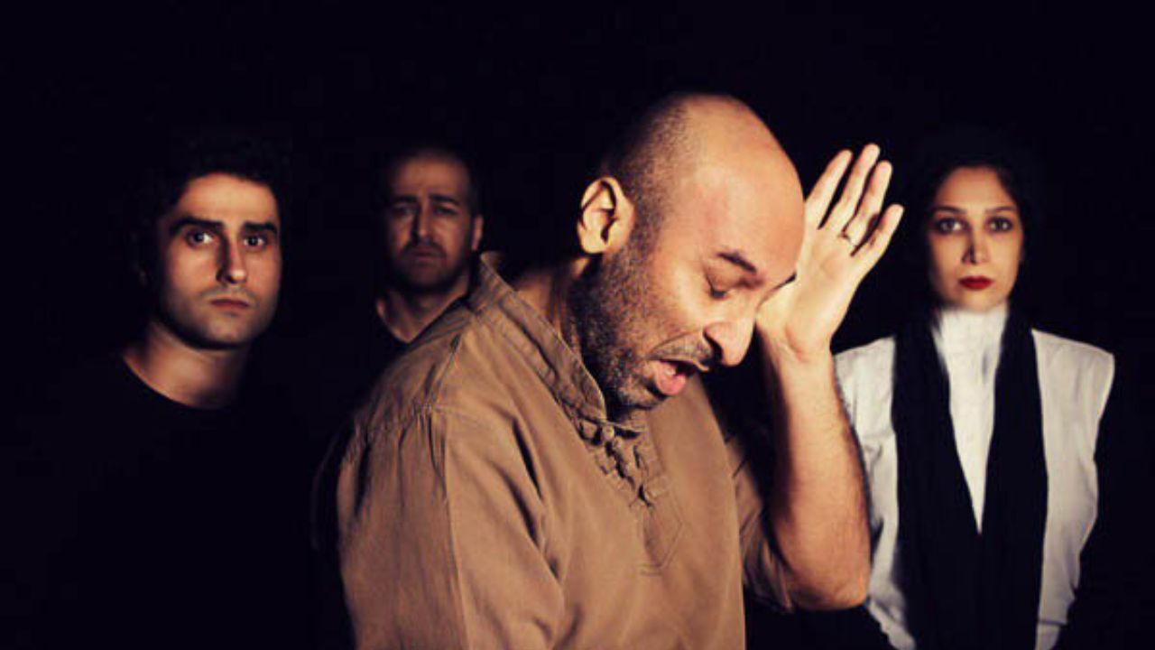 نمایش «بوی گند دهن خانم مارکز» تا 5 آذر تمدید شد