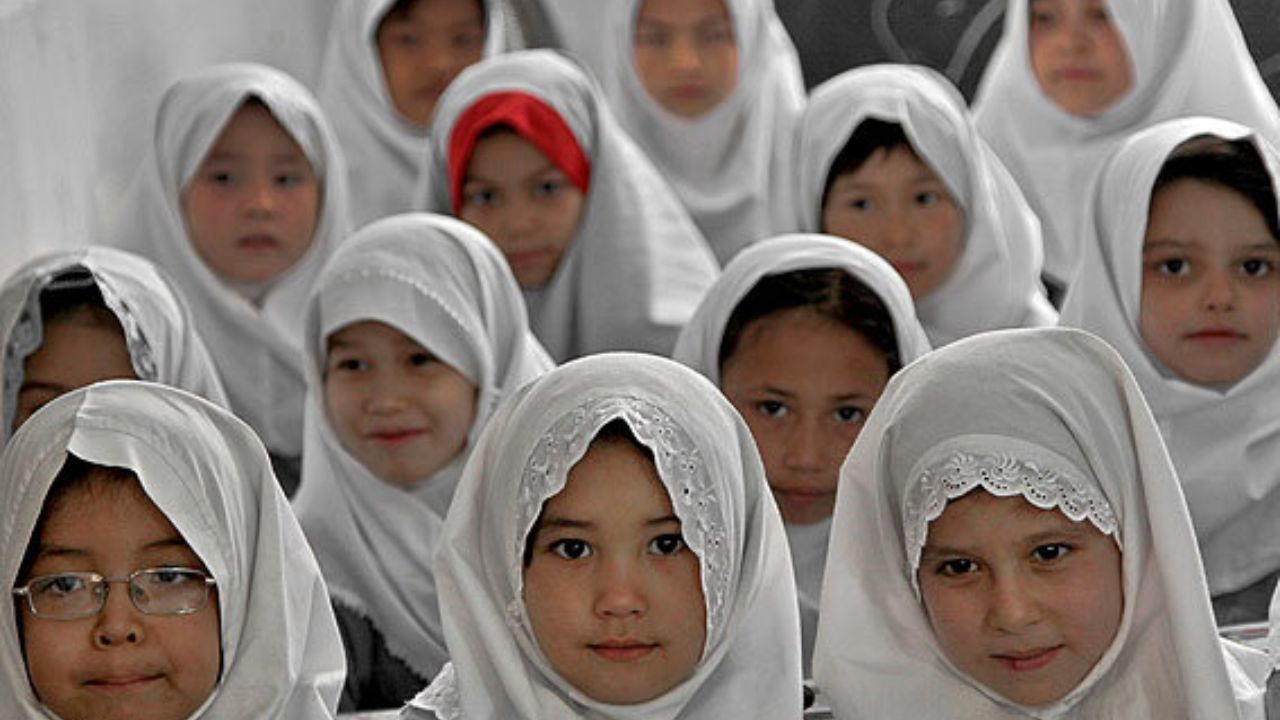 امکان ثبت‌نام دانش‌آموزان اتباع جامانده در مدارس وجود دارد