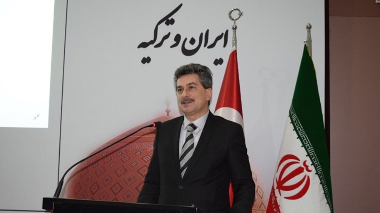 گلایه‌ نویسندگان ترکیه‌ از نبود کپی‌رایت در ایران