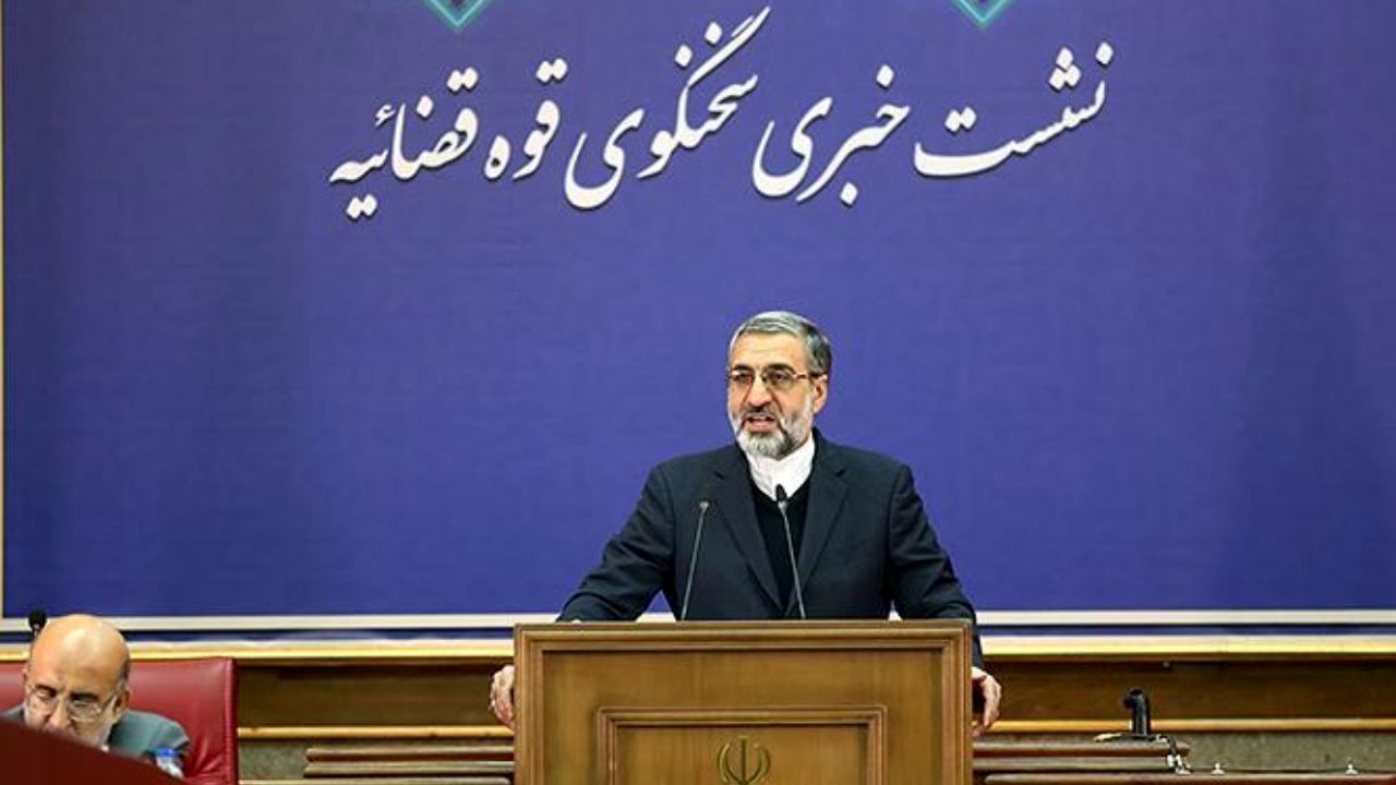 کسانی که صرفا معترض و نگران آینده بودند آشوبگر نیستند/ تعداد بازداشتی‌ها به حداقل رسیده است/ موضوع ارتباط داوری و آمدنیوز در دست بررسی است/ انهدام باند بزرگ پولشویی با 300 عضو/ تعداد زیادی از دانشجویان آزاد شدند/ تعداد بازداشتی‌های دانشجو کمتر از اعداد ان