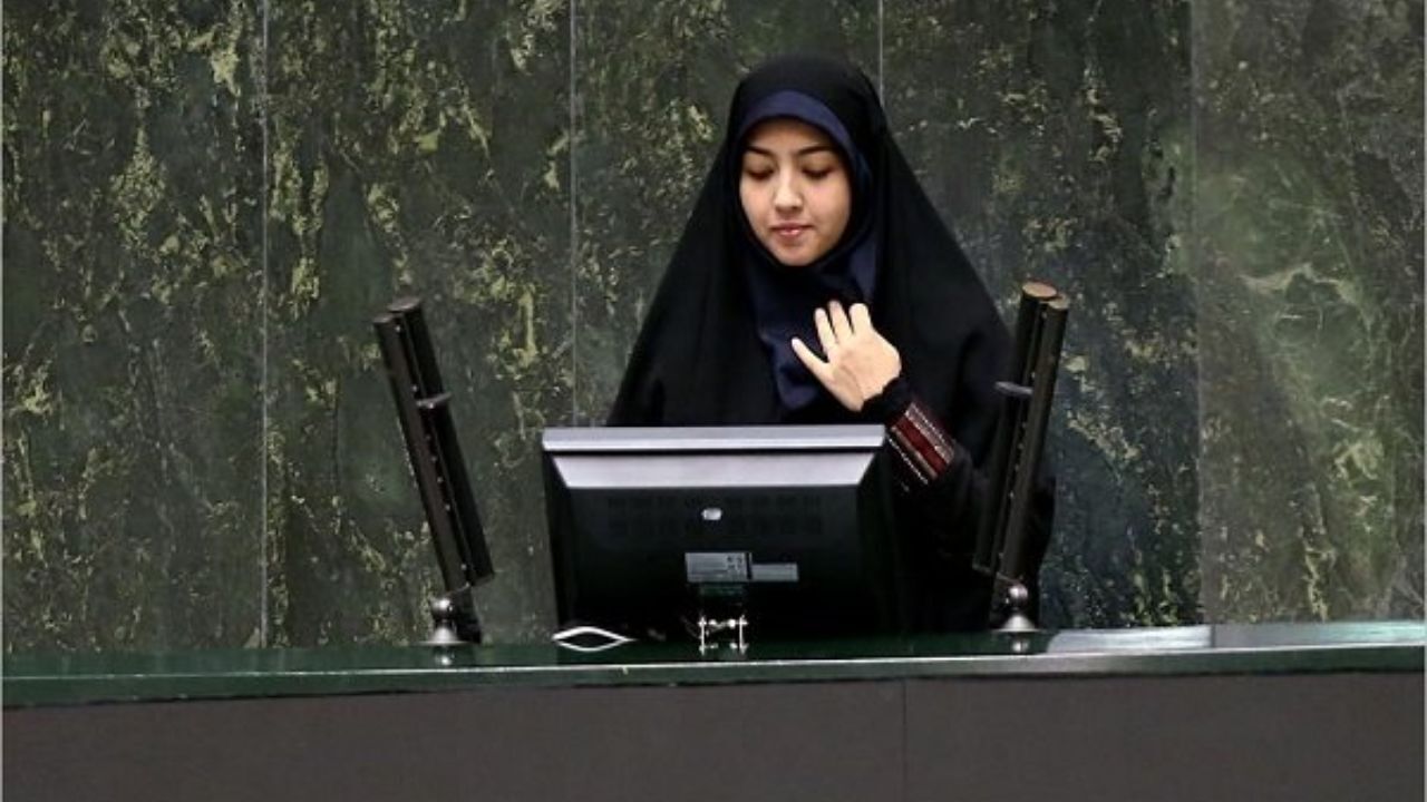 افزایش دستوری حقوق می‌تواند منجر به تعطیلی کار شود/ باید تدبیری اندیشیده شود که به اقشار کم‌درآمد بیش از این فشار وارد نشود/ مجلس دقت کند قیمت گازوئیل شبانه افزایش نیابد