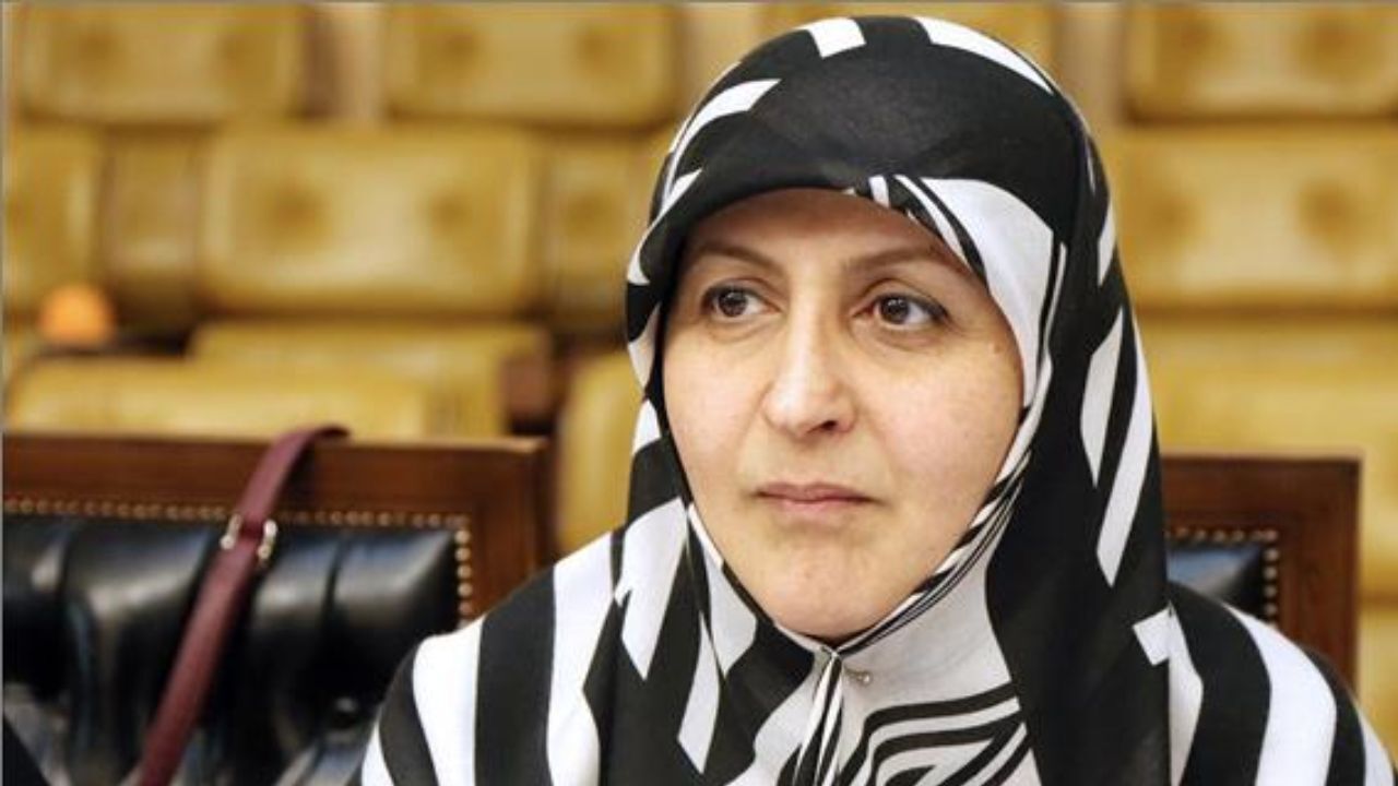 بودجه سالانه حوزه فرهنگ تنها یک درصد بودجه کشور است/ بودجه فرهنگی در بودجه 99، کاهش 10 درصدی داشته است/ هرگز توسعه متوازن دغدغه دولت‌ها نبوده است/ هنرمندان در مقابل حاکمیت بلاتکلیف هستند/ حاکمیت موسیقی را قبول دارد ولی نمایش سازهایش را قبول ندارد
