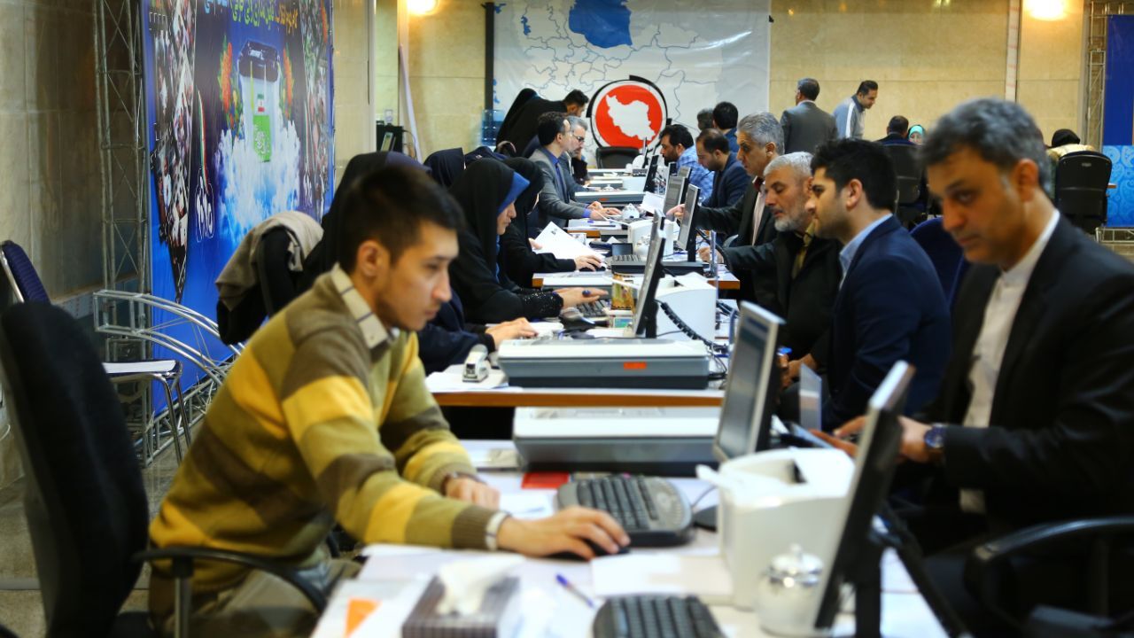 در روز چهارم ثبت‌نام انتخابات مجلس یازدهم چه گذشت؟/ چه کسانی در روز چهارم برای انتخابات مجلس ثبت‌نام کردند؟
