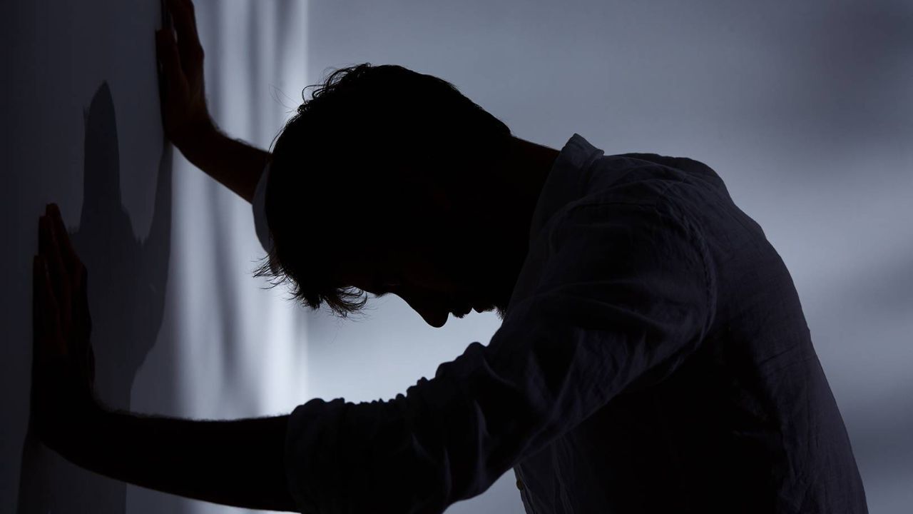 3 نشانه مهم که هشدار می‌دهند در معرض افسردگی قرار دارید