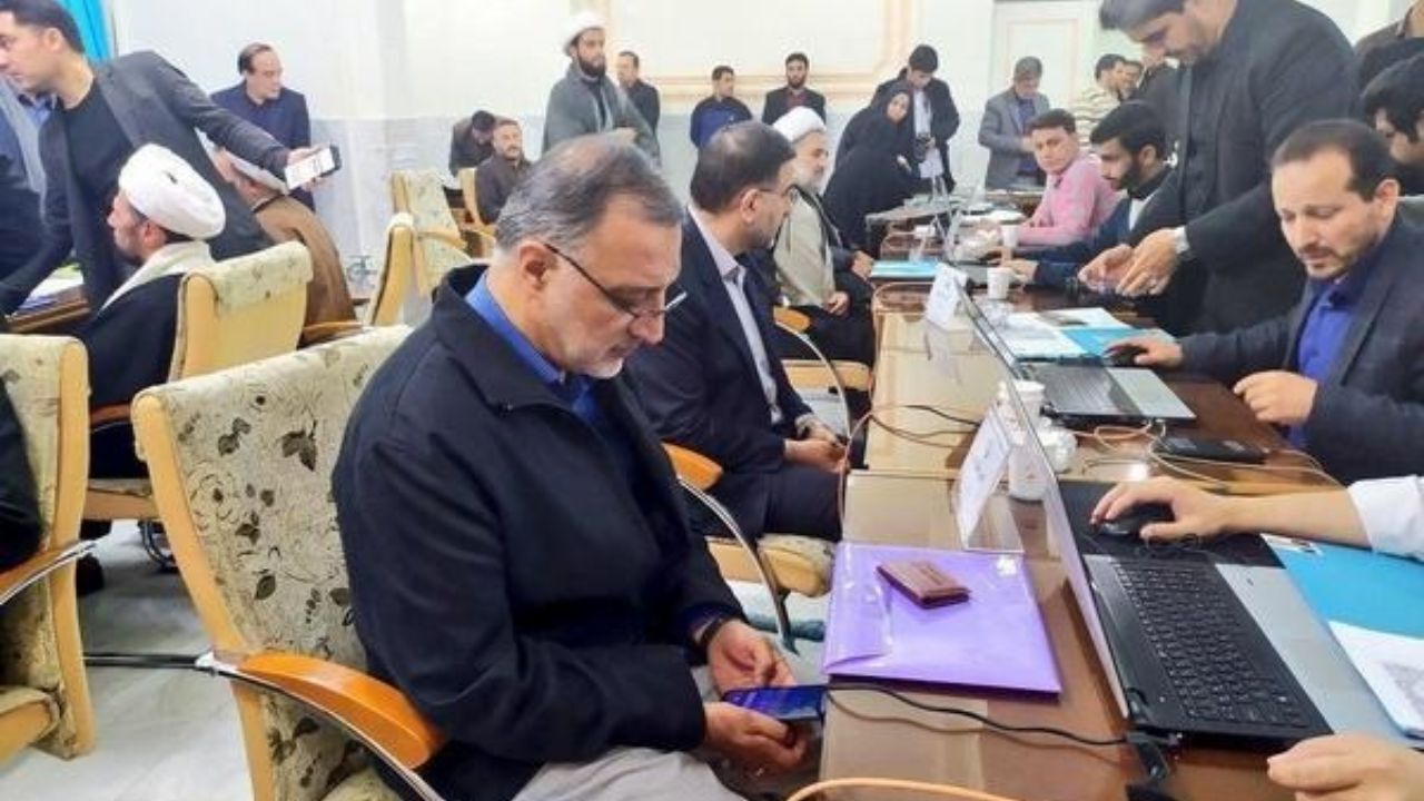 پایداری‌ها، لیستی در قم ثبت نام کردند