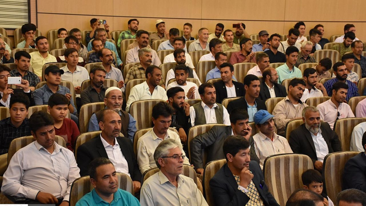 چه تعداد پناهنده مجاز در ایران زندگی می‌کنند؟