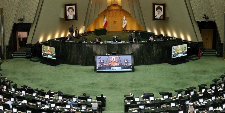 مجلس انقلابی نیست چون در خدمت مردم نیست