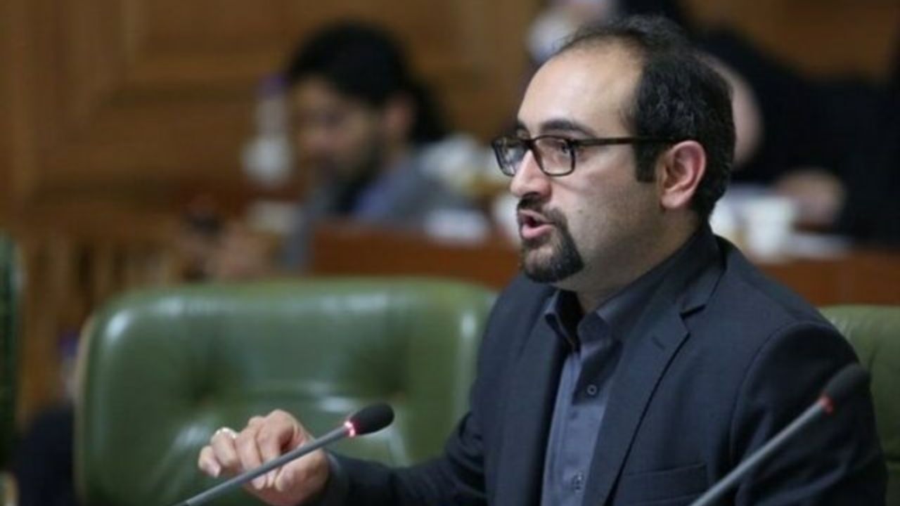 درخواست عضو شورا از حناچی برای پیگیری نوسازی حمل و نقل در جلسات هیات دولت