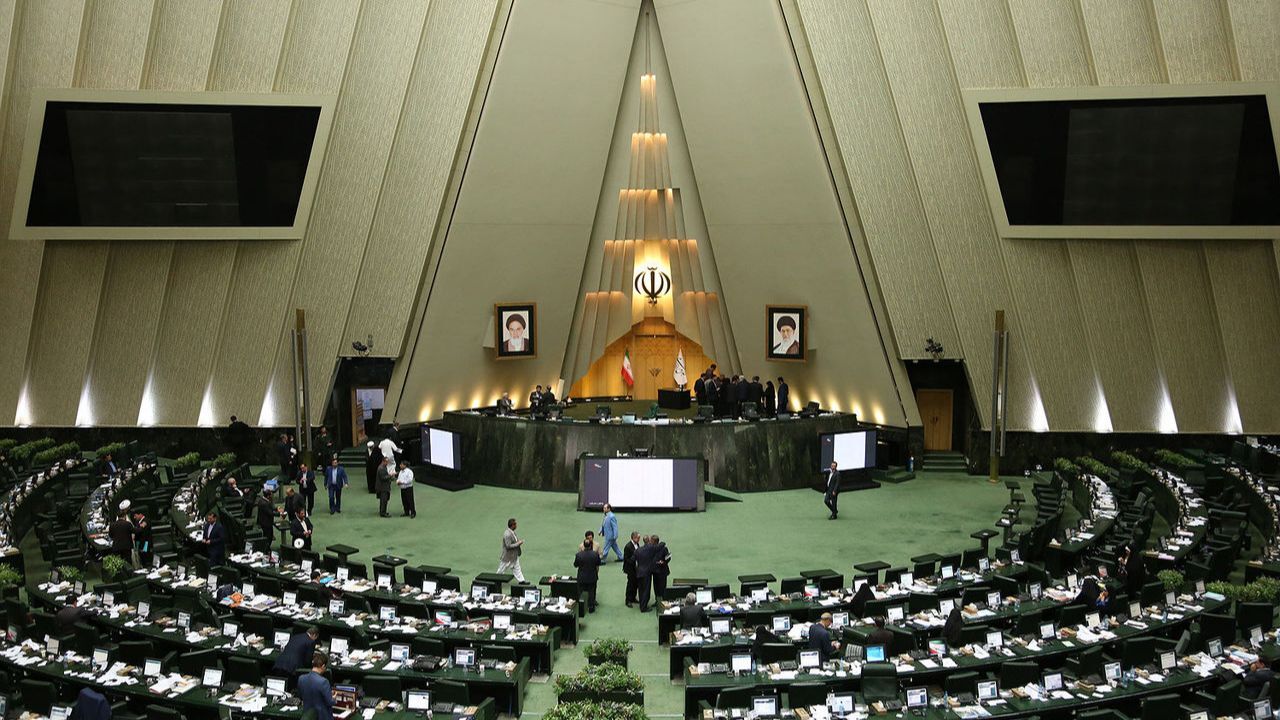ارجاع مصوبه مجلس درباره معافیت خودروهای هیبریدی به مجمع تشخیص مصلحت نظام