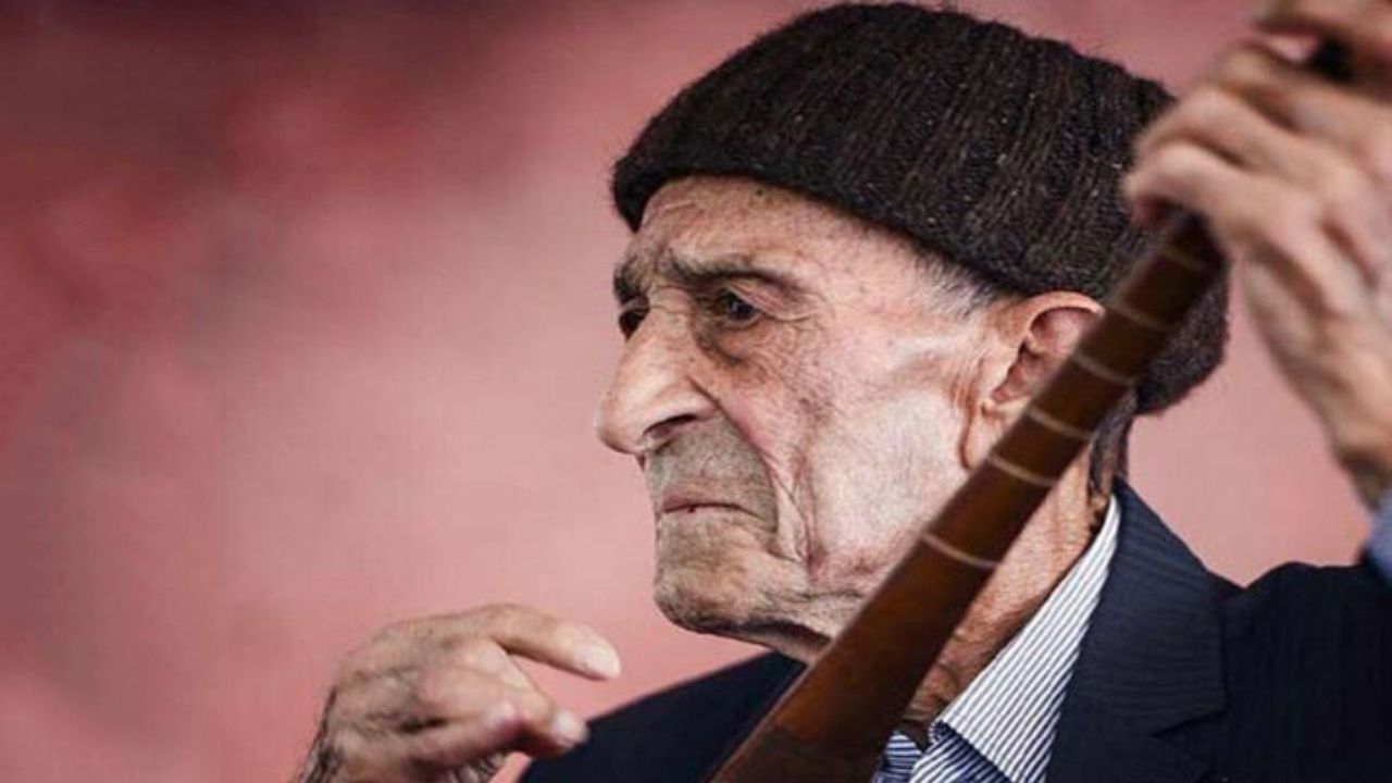 پیکر «رمضان سلمانی» دوتارنواز قوچانی تشییع شد