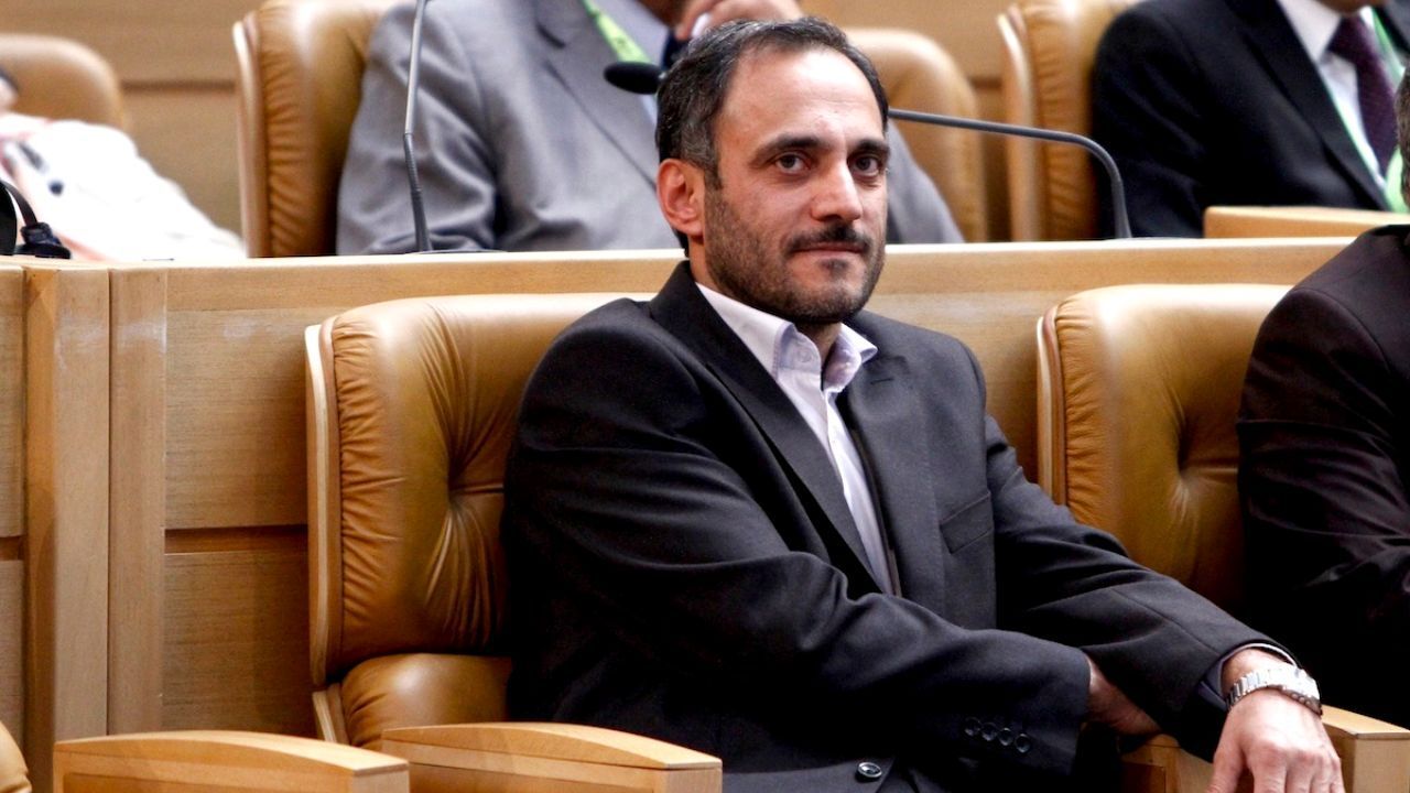 قانون هوای پاک یکی از بهترین و جامع‌ترین قوانین مجلس دهم است/ دولت تحقق نیافتن بودجه را دلیل اجرایی نشدن قانون هوای پاک می‌داند/ ناهماهنگی بین‌دستگاهی مهم‌ترین عامل اجرا نشدن این قانون است/ با تدابیر ویژه بسیاری از مسائل و مشکلات آلودگی هوا حل می‌شود