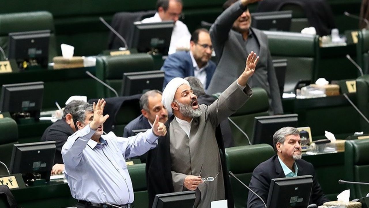 تصویب طرح الزام دولت به تعیین سرفصل درسی جنایات آمریکا در مجلس