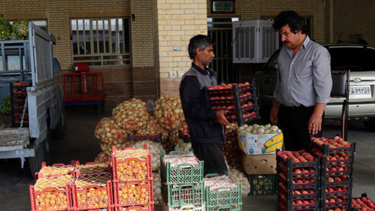 تمامی محصولات 246 میدان و بازار میوه و تره بار «برچسب قیمت» دارند