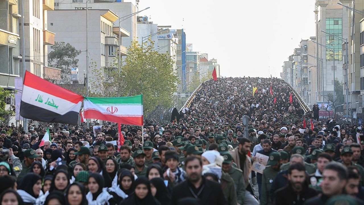 «انقلاب» جای سوزن انداختن ندارد + ویدئو