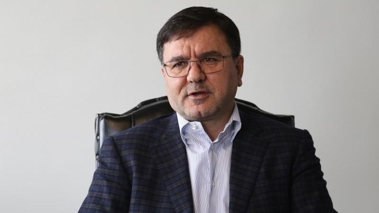 بسیاری از مسئولان ممکن است به روی هم بخندند، اما وحدت رویه ندارند/ مردم در انتخابات حضور خوبی خواهند داشت/ ترکیب سیاسی مجلس یازدهم شبیه مجلس دهم خواهد بود/ هیچ جریانی در مجلس یازدهم در اکثریت نخواهد بود