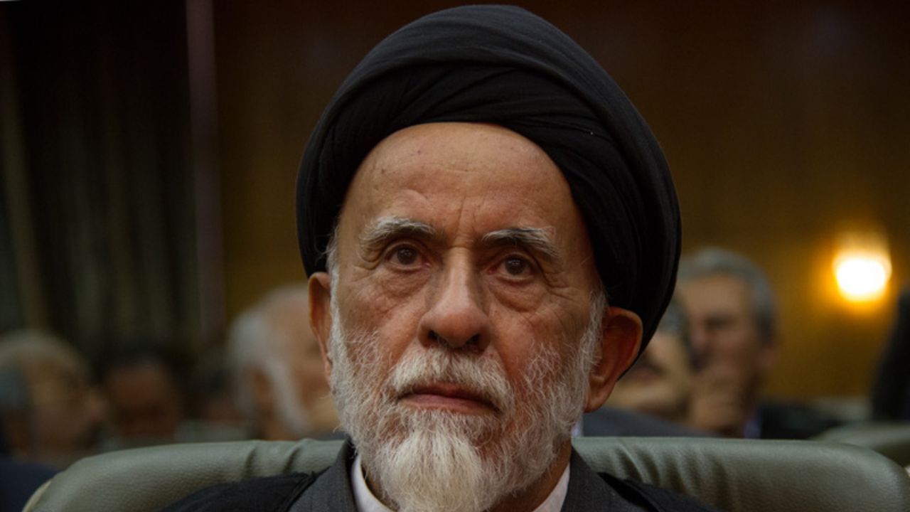 حاکم شدن فقط یک سلیقه در کشور جمهوریت نظام را زیر سوال می‌برد/ مردم‌مداری نظام با تهدیدی جدی مواجه است/ بیش از هر زمان دیگری به اتحاد و همبستگی احتیاج داریم