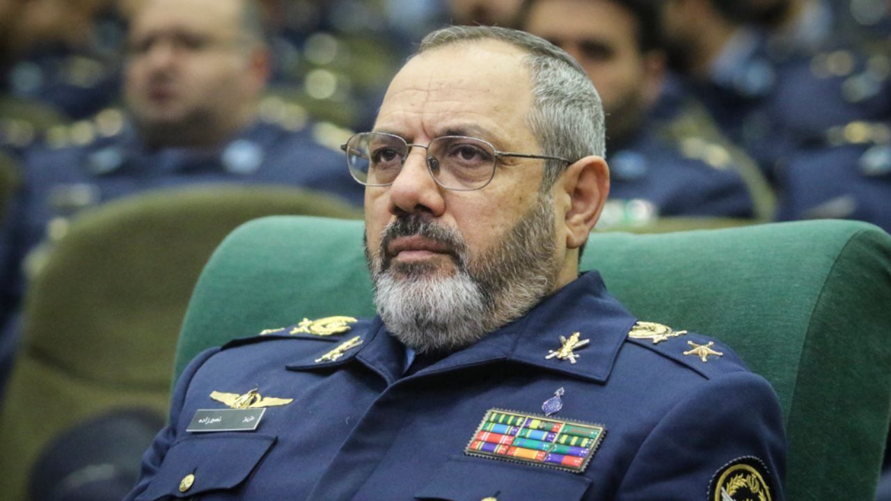 ارتش بخشی جدایی ناپذیر از انقلاب است