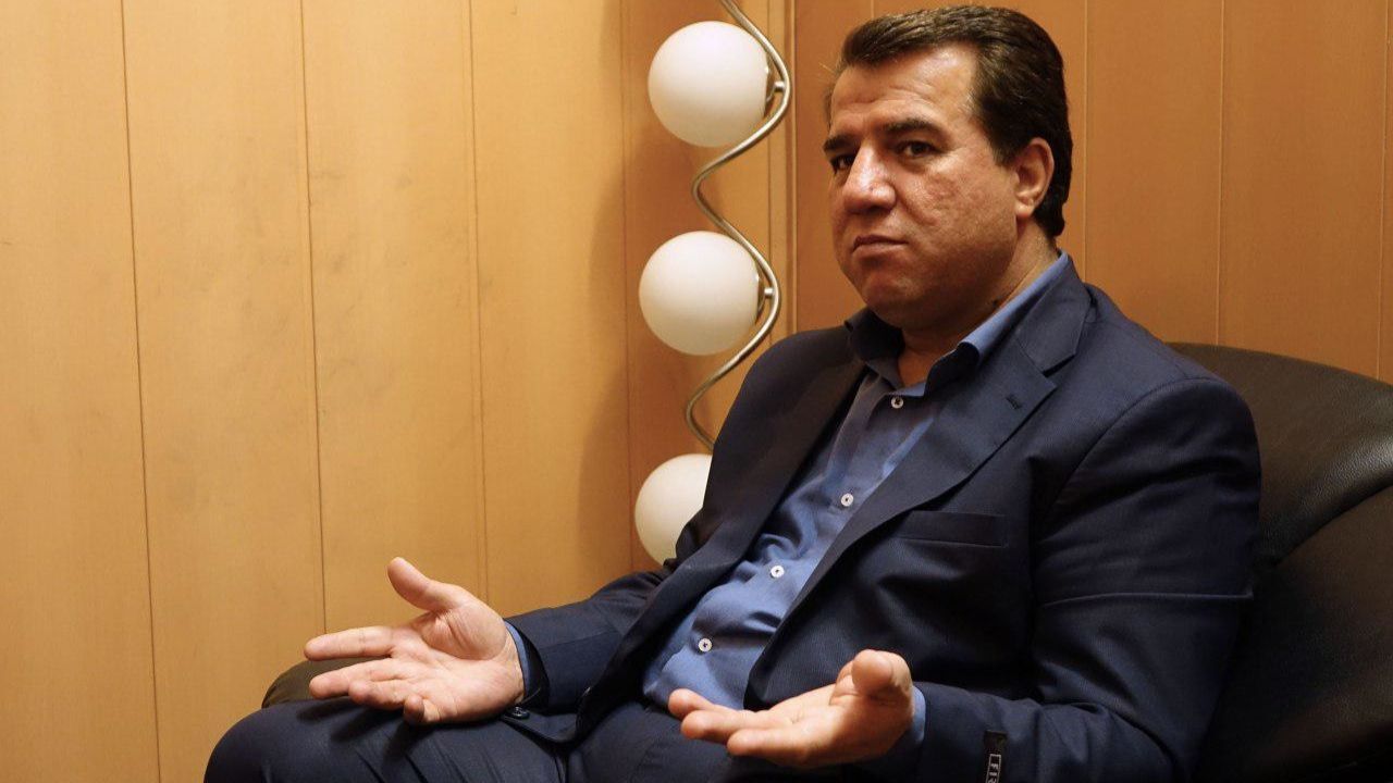 قیمت شکر در بازار تاکنون تغییری نکرده است/ شکر در بازار گران شود، مطمئناً قیمت شیرینی هم افزایش خواهد یافت/ برای شب عید تدابیر لازم را اندیشیده‌ایم تا شیرینی گران نشود/ صنف قنادان شکر را به قیمت آزاد تهیه می‌کنند