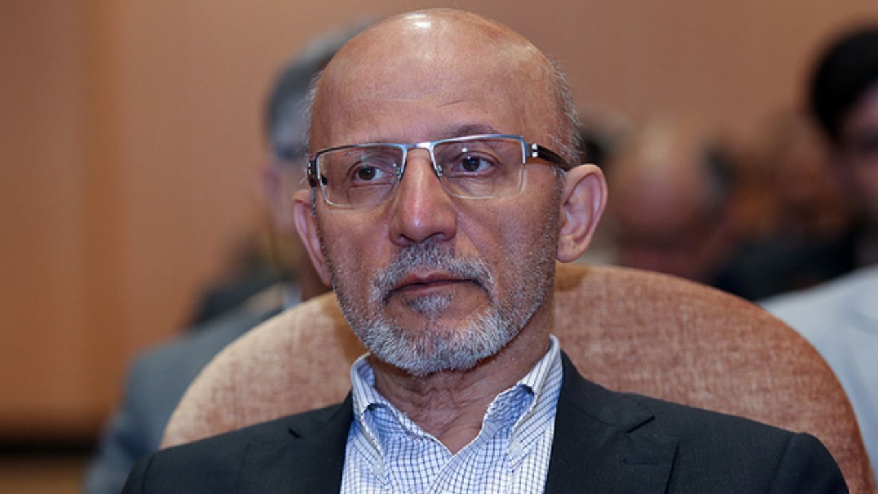 نظام انتخاباتی ایران دچار بیماری مهلک شده/ باید احزاب میدان‌دار انتخابات شوند