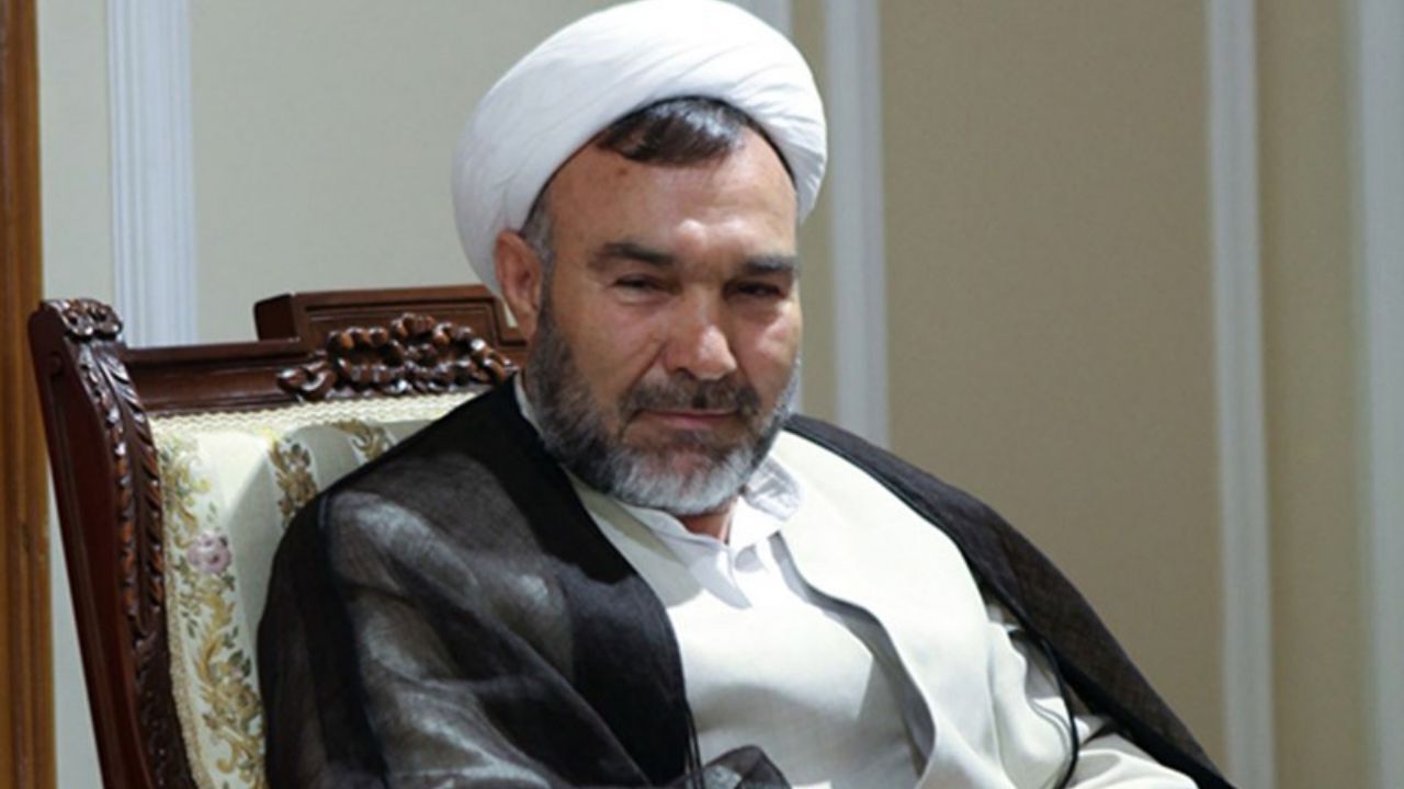 اصلاح‌طلبان می‌توانند به راحتی لیست 30 نفره منتشر کنند/ امضای میثاقنامه تاثیری در تجمیع آراء اصولگراها ندارد/ پایداری‌ها لیست مستقل می‌دهند/ تشتت لیست خطرناک است