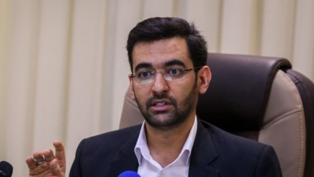 صرفه جویی 400 میلیارد تومانی با حذف دفترچه‌های سلامت/ با حذف هزینه دفترچه های بیمه می‌توان 20 ماهواره ظفر ساخت