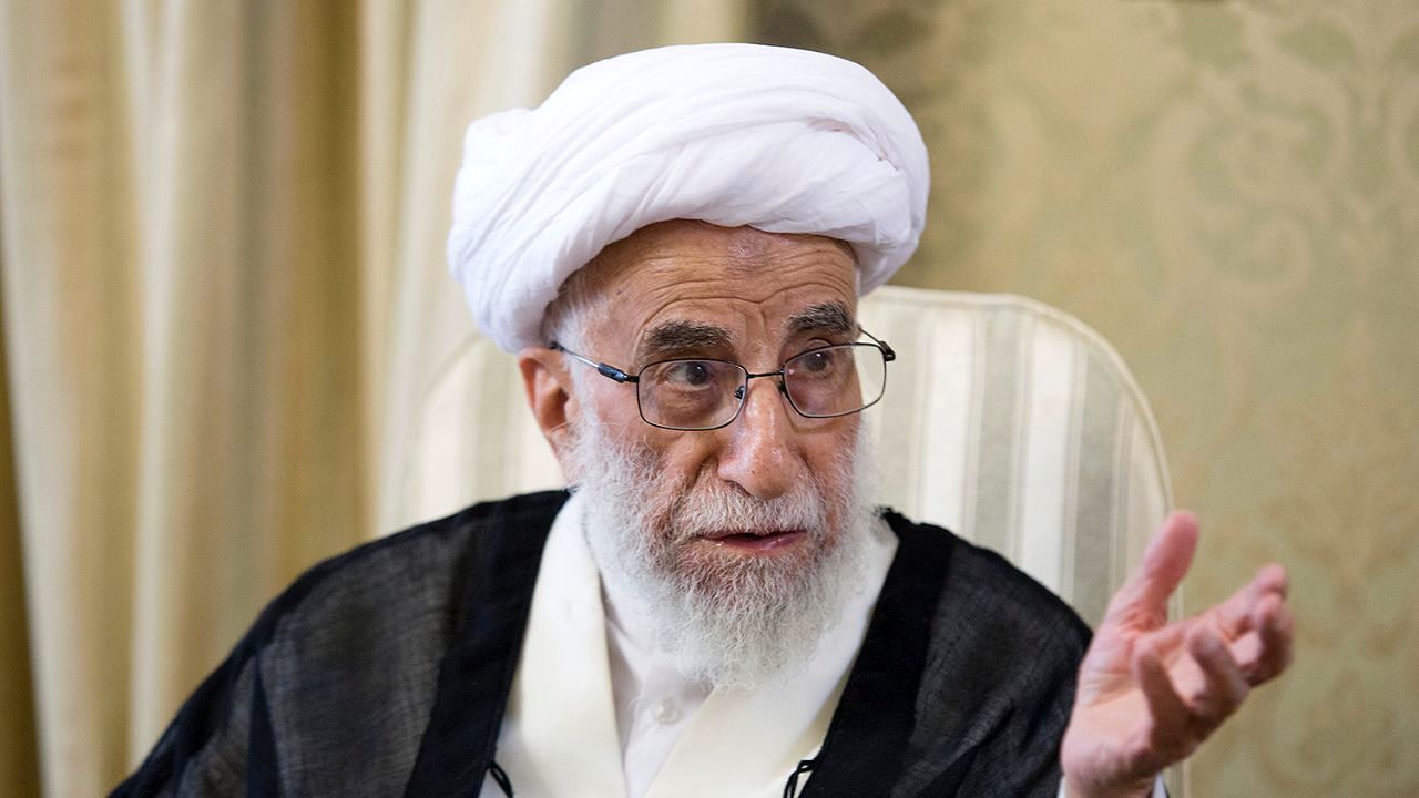 مسئولان در امانتداری از رای مردم جدیت داشته باشند/ دشمنان دنبال کاهش مشارکت مردم در انتخابات هستند/ شورای نگهبان اجازه دخالت در آرای مردم را به کسی نمی‌دهد/ مسئولان اجرایی و عوامل نظارتی از هیچ داوطلبی جانبداری نکنند/ با متخلفان برخورد می‌شود