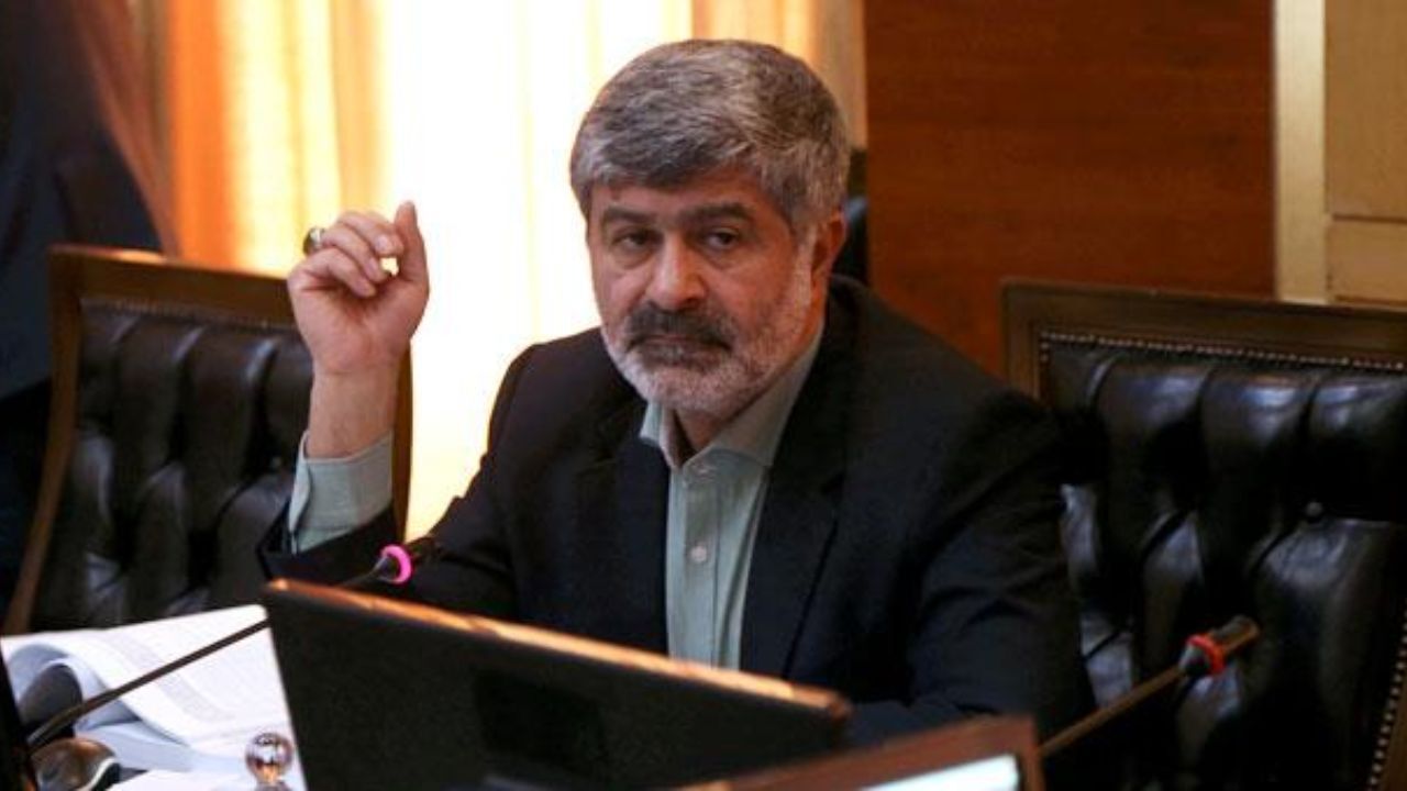 نظارت بر بازار شب عید، برنامه‌ای ناپایدار و مسکنی موقتی است/ باید اقتصاد ملی را با حمایت از تولید داخلی تقویت کنیم/ برنامه‌های حمایت موقت از بازار لازم است، اما کافی نیست/ صداوسیما مردم را به خرید کالای ملی تشویق کند