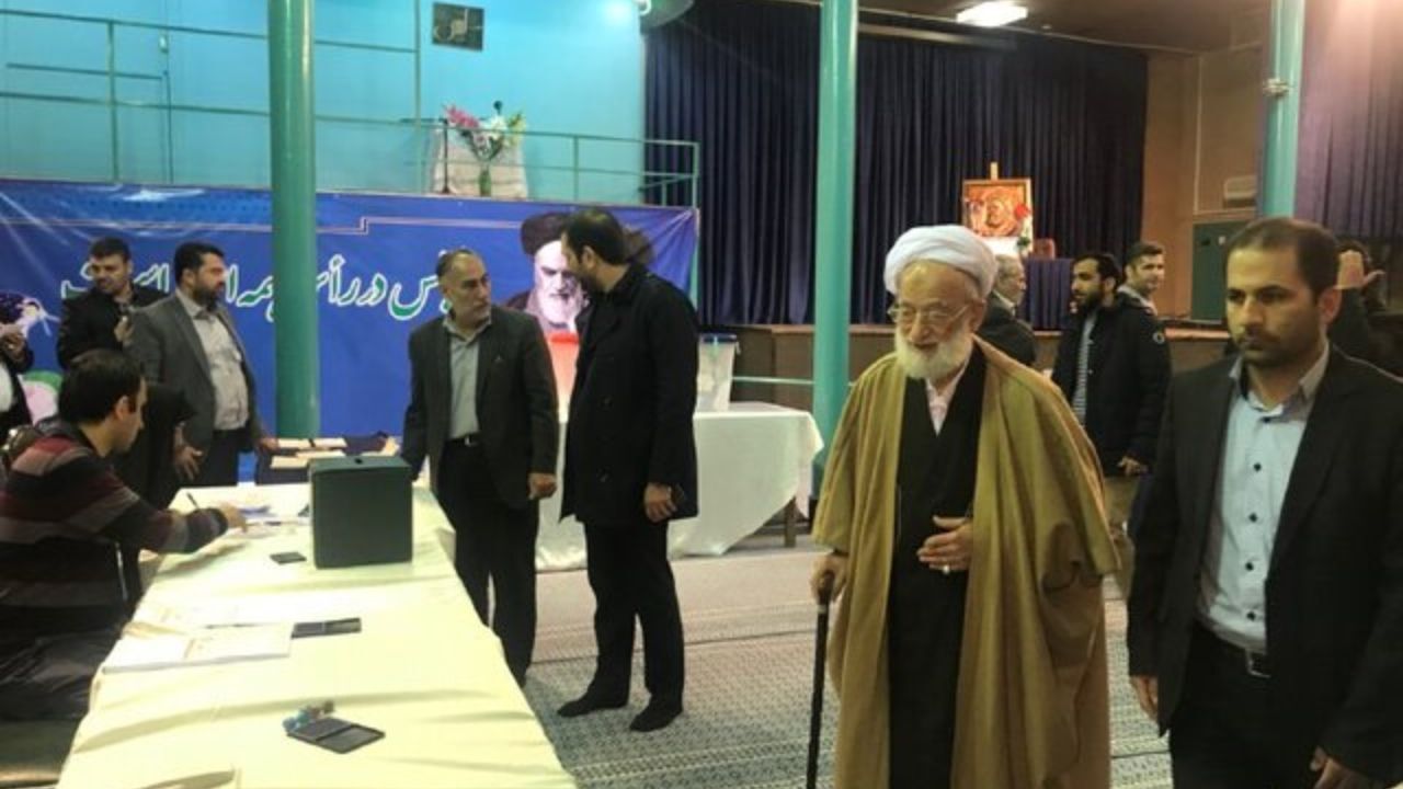 امامی کاشانی رای خود را به صندوق انداخت