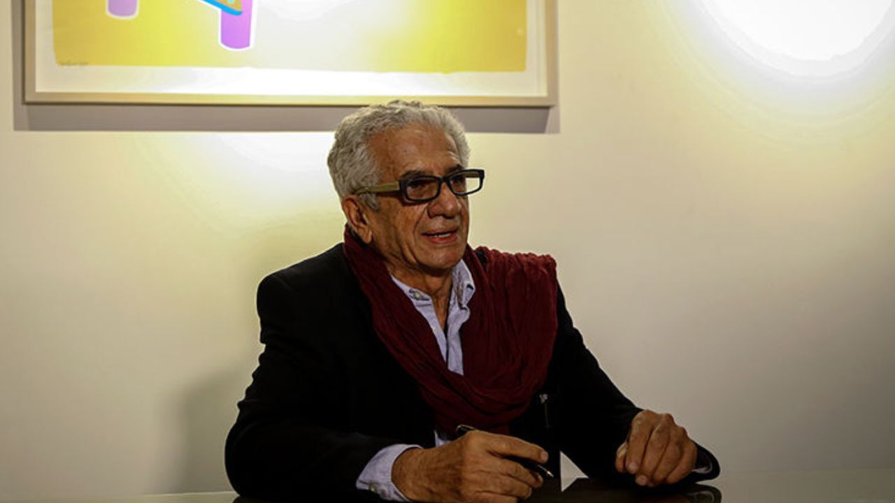 مجسمه‌های شهری یادگار‌های یک شهر هستند که باید محافظت شوند/ می‌توانم دستیارانی را در تهران معرفی کنم که مرمت آثارم را انجام دهند/ فرهنگ عمومی که بالا برود، خود مردم از اثر محافظت می‌کنند/ دوسالانه‌ها خیلی عمیق و تاثیرگذار نیستند و تا حدودی رفع تکلیف‌اند/ 
