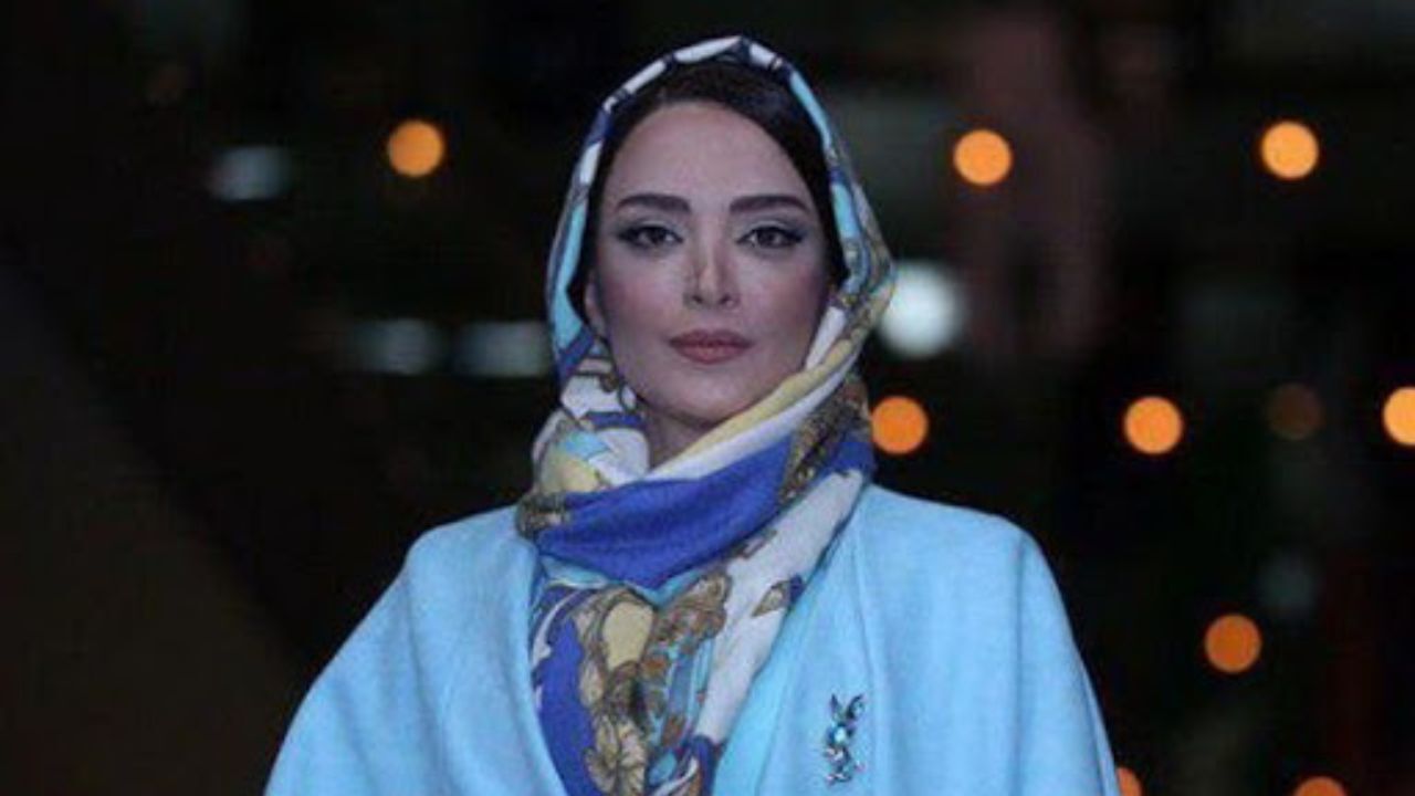 گریم متفاوت بهنوش طباطبایی در نمایش «روزهای رادیو» + تصویر