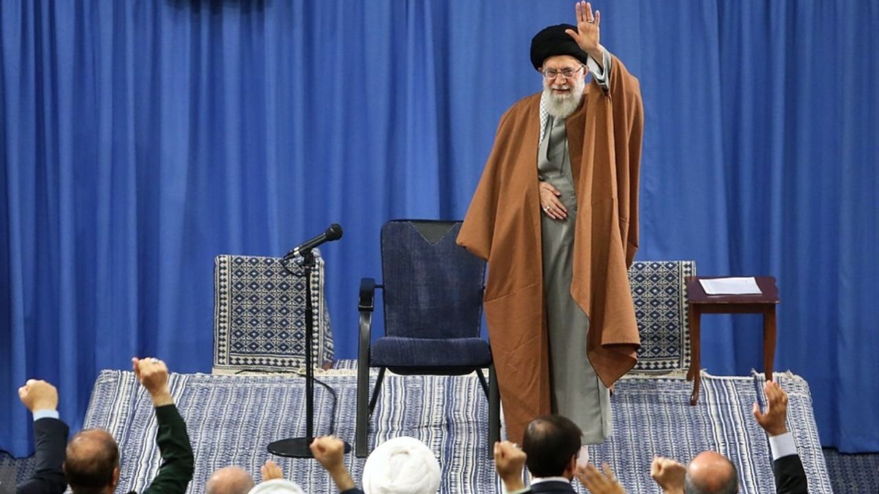 دیدار هزاران نفر ازمردم استان آذربایجان شرقی با رهبرانقلاب اسلامی