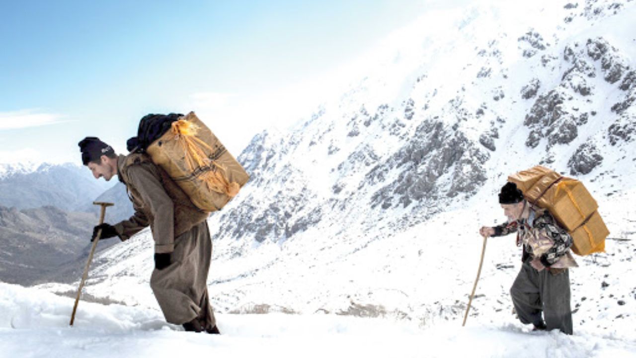 باز هم غرب ایران عزادار مرگ کولبران شد/ مختار خندانی، فعال اجتماعی: وقت آن رسیده که مسئولان قوانین محلی را جایگزین برخی قوانین مرکزی کنند/ فقر و بیکاری در غرب ایران شدیدتر از قبل شده است