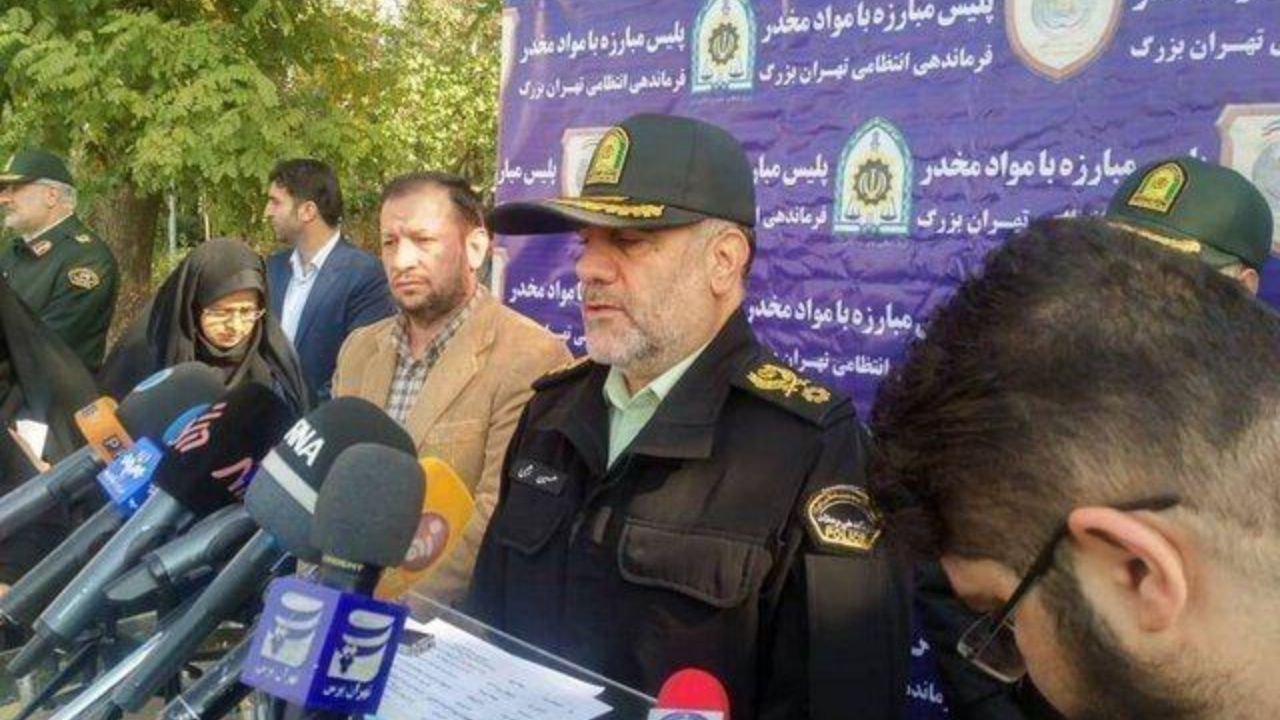 کشف بیش از 5.5 میلیون ماسک احتکار شده و غیربهداشتی در پایتخت/ تشکیل قرارگاه پدافندی کروناویروس درناجا/ بازداشت 3 تن که رعب و وحشت درمورد کرونا ایجاد می‌کردند
