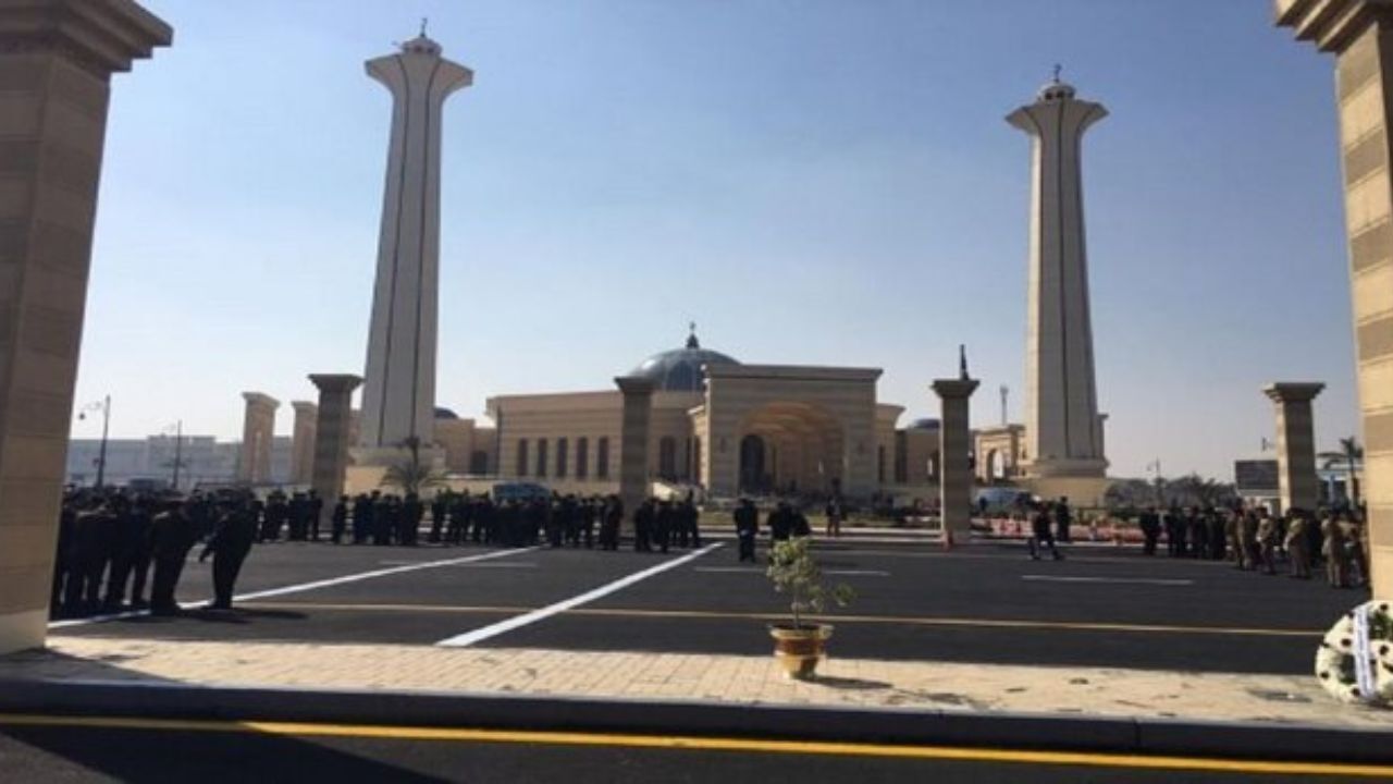 تشیع نظامی مبارک و انتقال جسد به آرامگاه خانوادگی