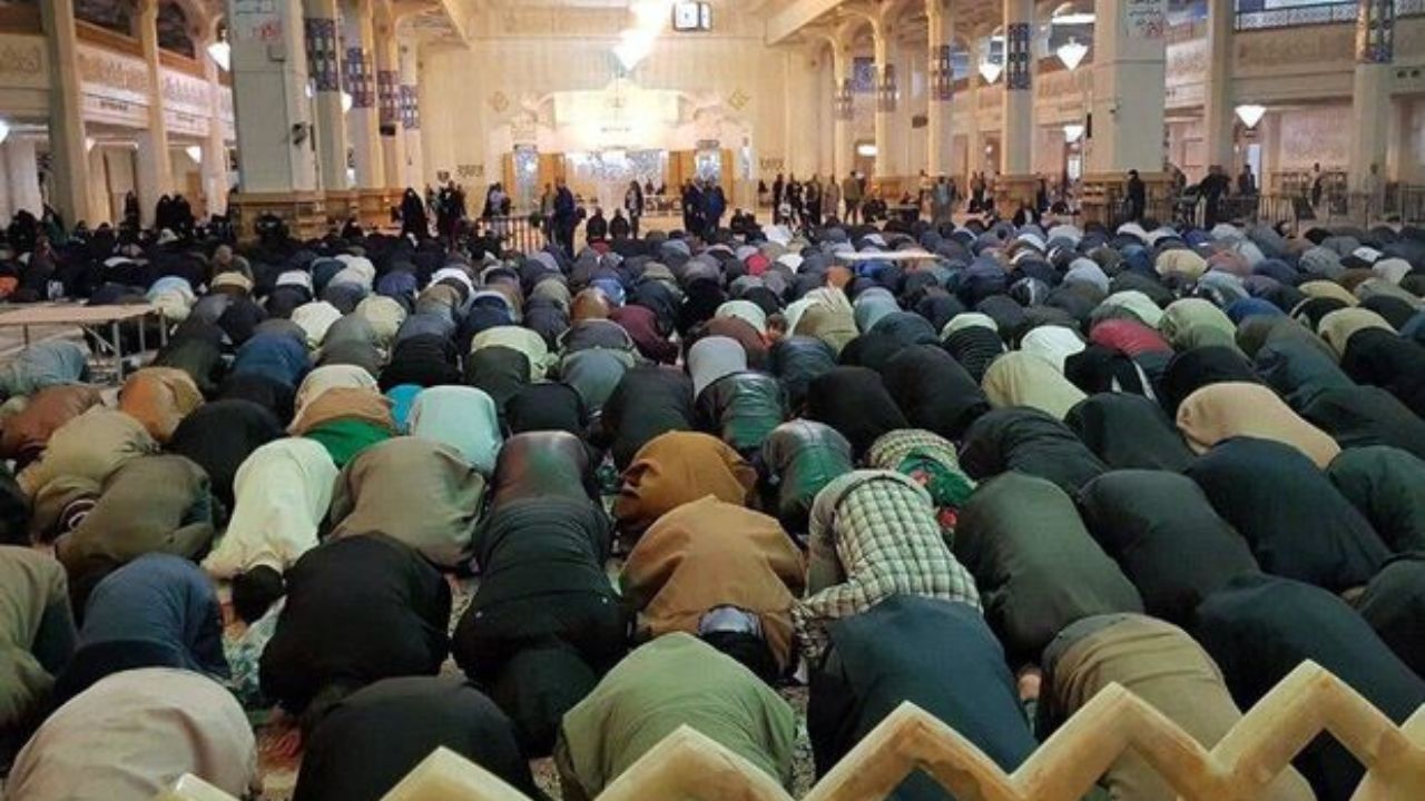اقدام شورای تامین ناشی از عدم شناخت دقیق ساختارهای اصیل ایمانی تمدنی جهان اسلام است/ سازه‌های حرم مطهر سد محکمی برای اپیدمی کرونا است/ هوشیاری مردم بصیر قم مانع اجرای این کار اشتباه و غیرایمانی شد/ ما این حرم مقدس را دارالشفا می دانیم/ دارالشفا یعنی مردم 