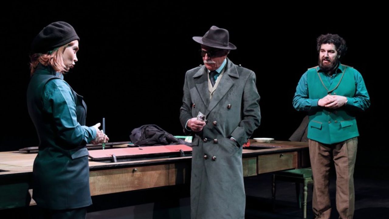«آقای اشمیت» هم مانند همه بلاتکلیف است