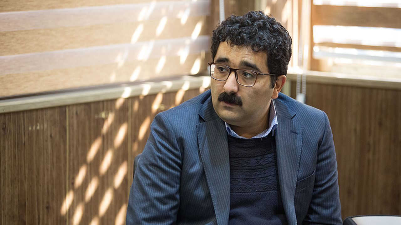 ابتلا چند نماینده به کرونا مجلس را تعطیل کرد اما کارگران همچنان سر کار حاضر می‌شوند/ کرونا در حال قربانی گرفتن از بی‌ثبات‌‌کارانِ فاقد بیمه است/ تهیدستان حق سلامت را مطالبه می‌کنند