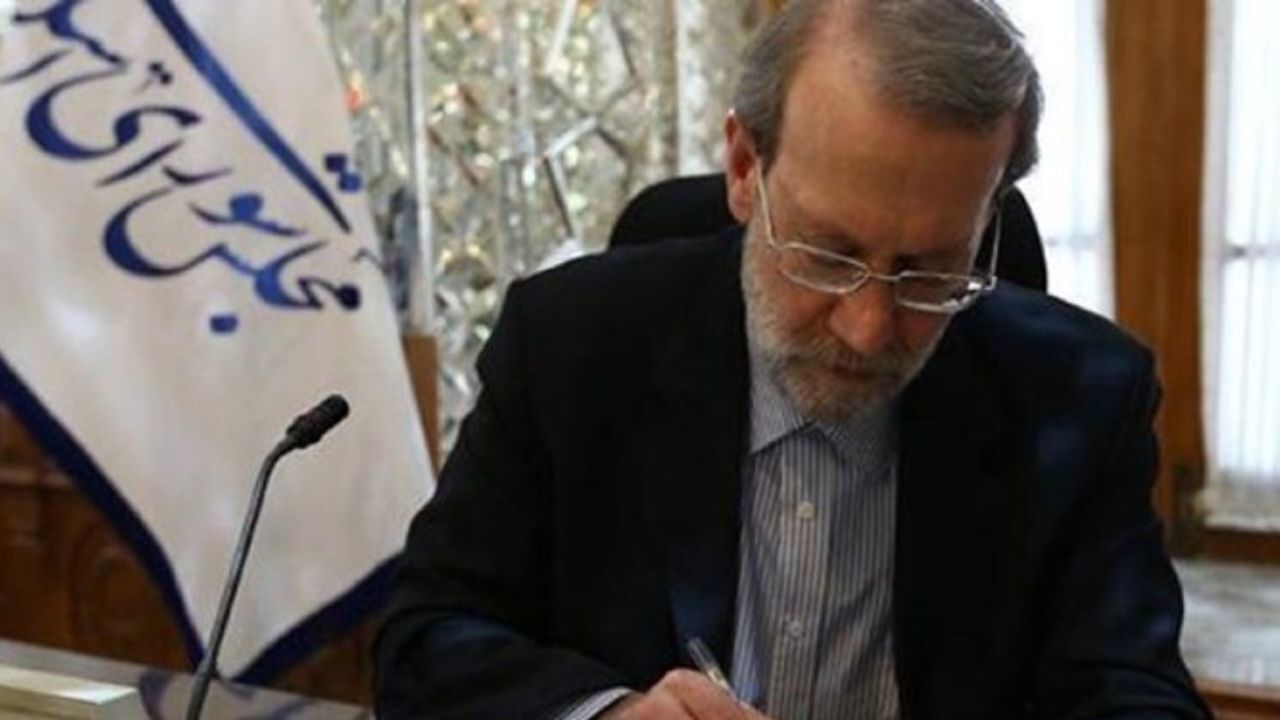 نامه لاریجانی به رهبری برای تغییر ریاست ستاد مقابله با کرونا/ رهبری در پاسخ نامه نوشته‌اند که رییس‌جمهور باید خودشان مسوولیت را برعهده بگیرند