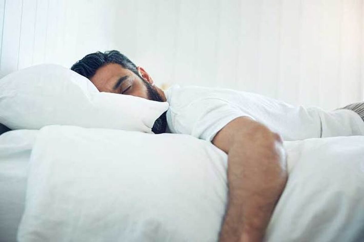 اگر می‌خواهید پوست صورتتان دیرتر پیر شود،‌ شب‌ها اینگونه نخوابید
