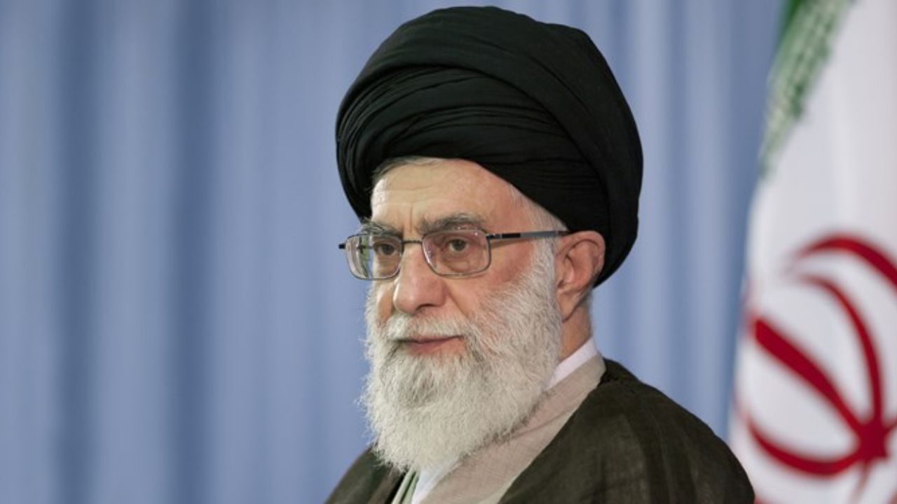 رهبر معظم انقلاب طی پیامی درگذشت همسر مکرمه آیت الله یزدی را تسلیت گفتند
