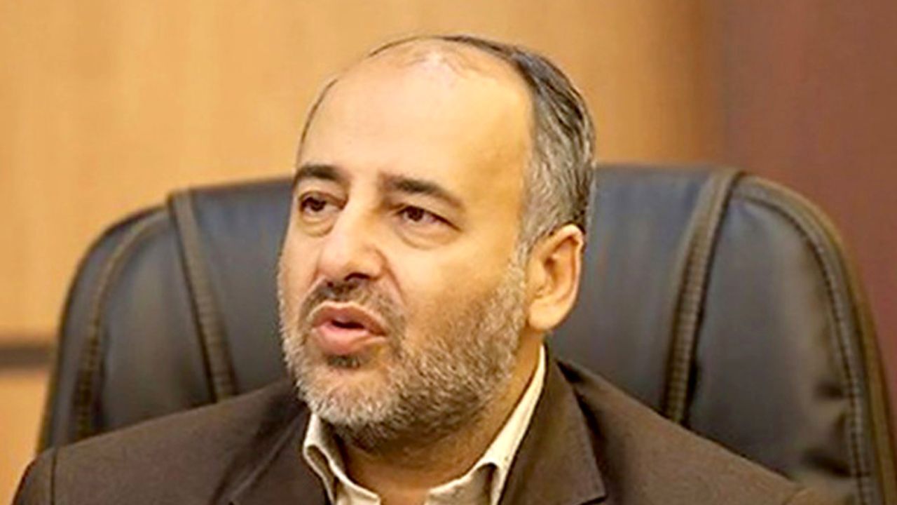 دولت در شرایط بحرانی از صنایع و همچنین تولیدکنندگان حمایت کند