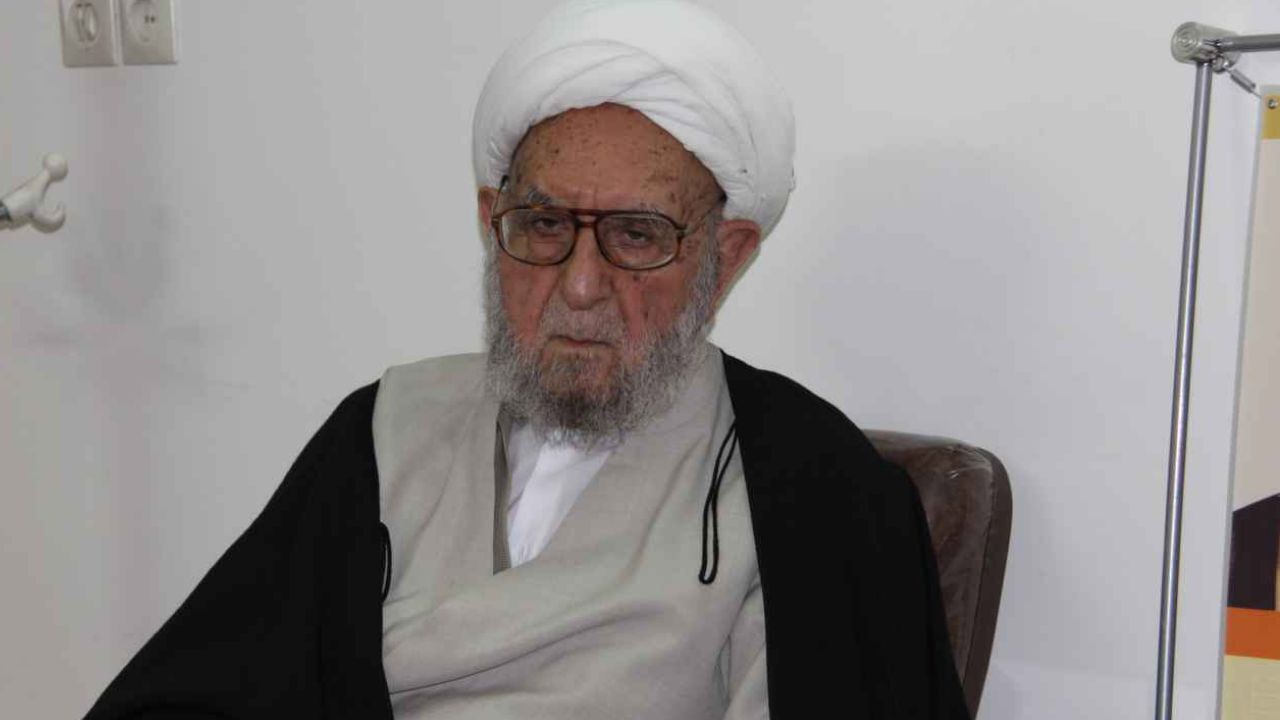 احوالپرسی رئیس دفتر مقام معظم رهبری از آیت‌الله امینی
